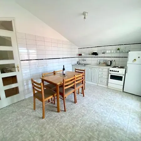 アパート Top Floor 2-Bed, New Kitchen & Bathroom Near Arena