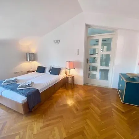 アパート Top Floor 2-Bed, New Kitchen & Bathroom Near Arena *