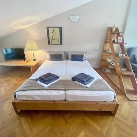 Apartmán Floor 2-bed, New Kitchen & Bathroom Near Arena Pula
