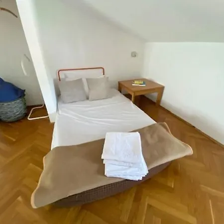 Apartmán Floor 2-bed, New Kitchen & Bathroom Near Arena