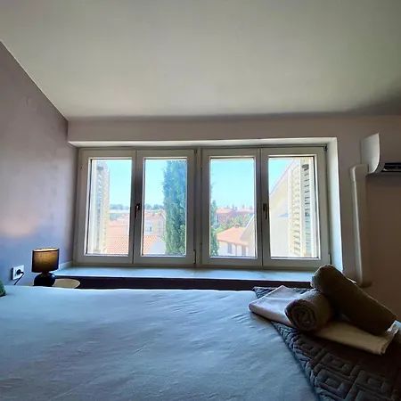 Floor 2-bed, New Kitchen & Bathroom Near Arena Apartmán Pula