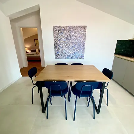 Floor 2-bed, New Kitchen & Bathroom Near Arena Apartmán Pula